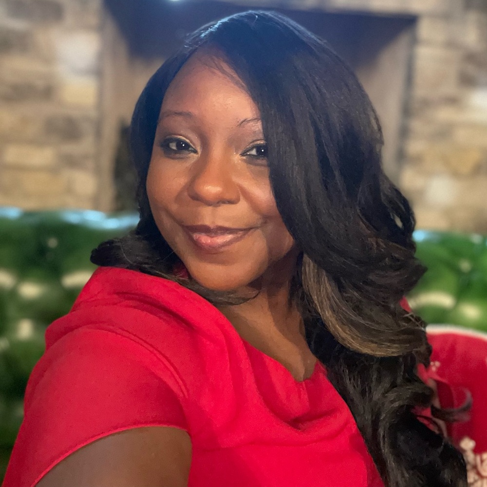 Meet your Posher, Crystal